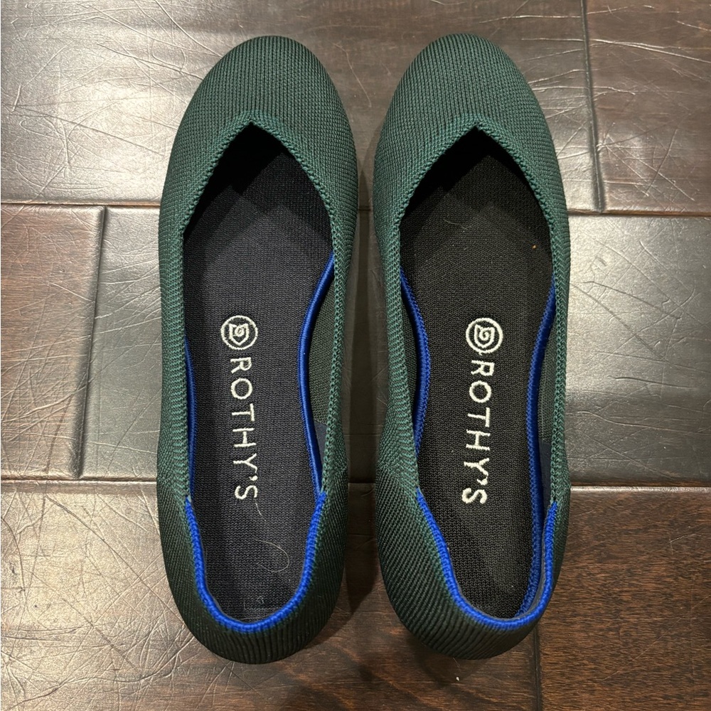 Emerald Rothy’s flats size 9